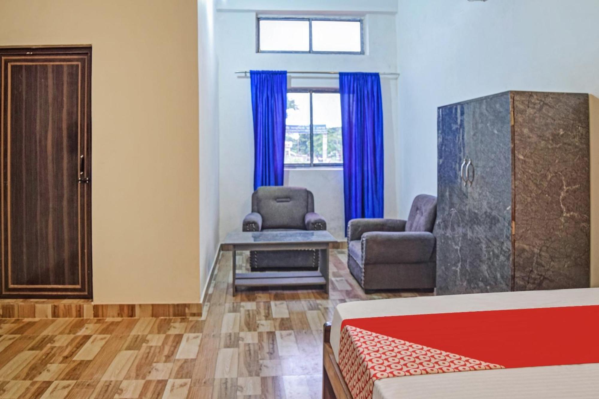 Spot On Jp Guest House Kaharpara Exterior foto